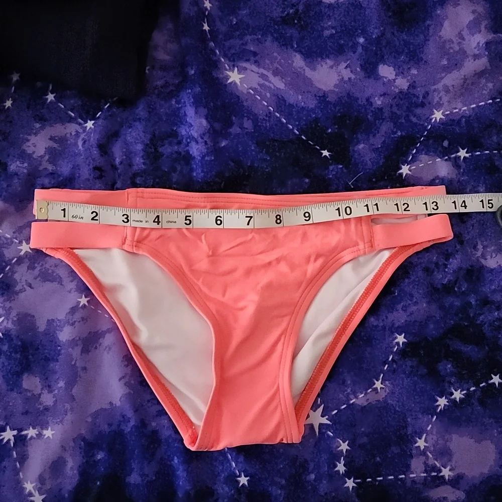 Vince Camuto NWOT Women's XS Salmon Color Bikini Bottom‎